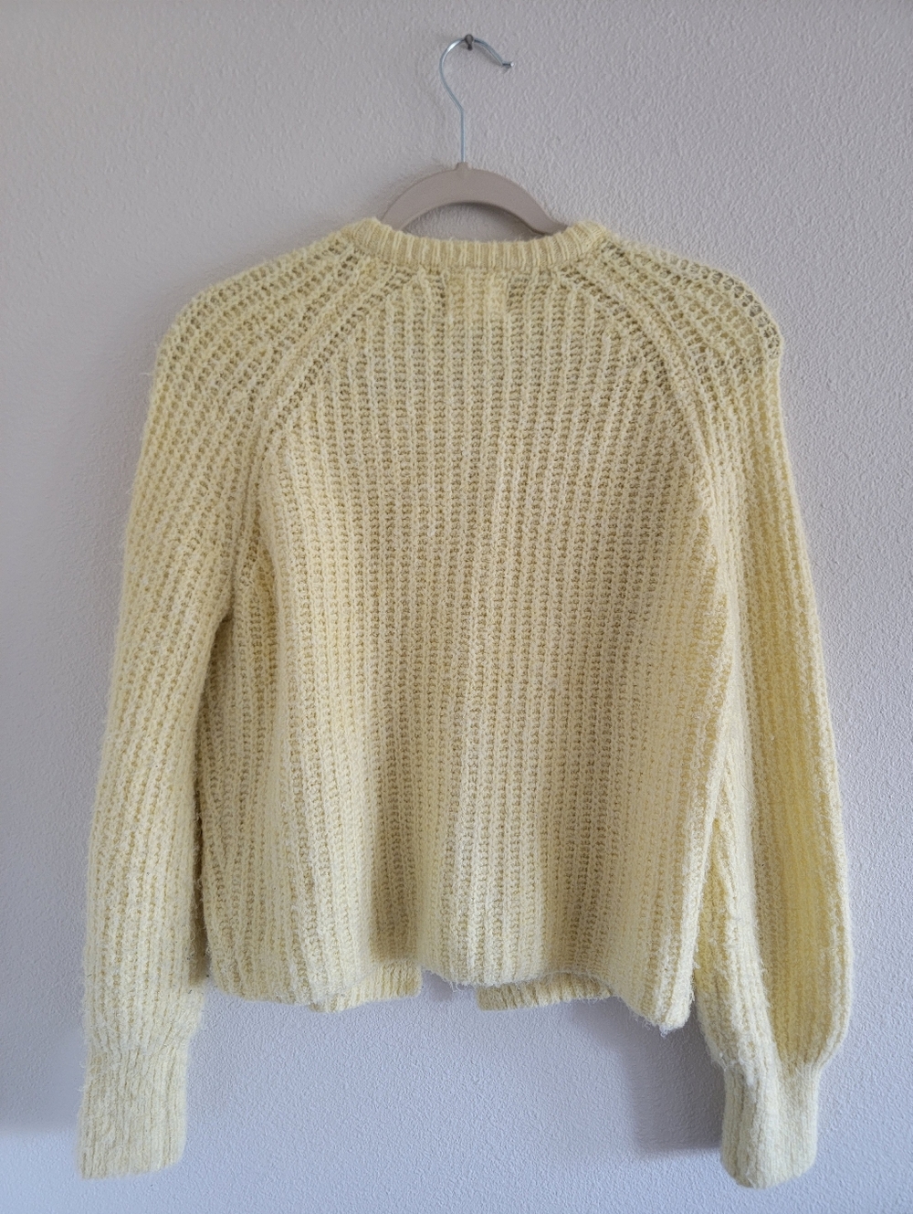 BOGO Willow & Wind Butter Yellow Knit Button Front Cardigan Sweater Size Medium - Picture 3 of 7